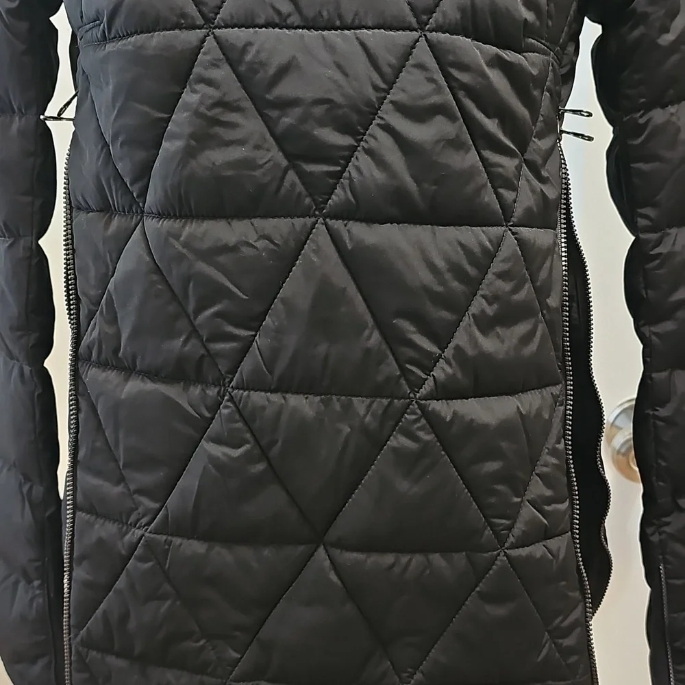 240. Lululemon Down Pullover Hoodie - Picture 8 of 10